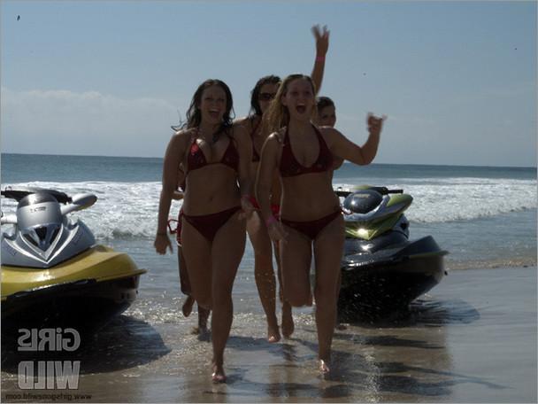 15P Spring break whores show off their titties