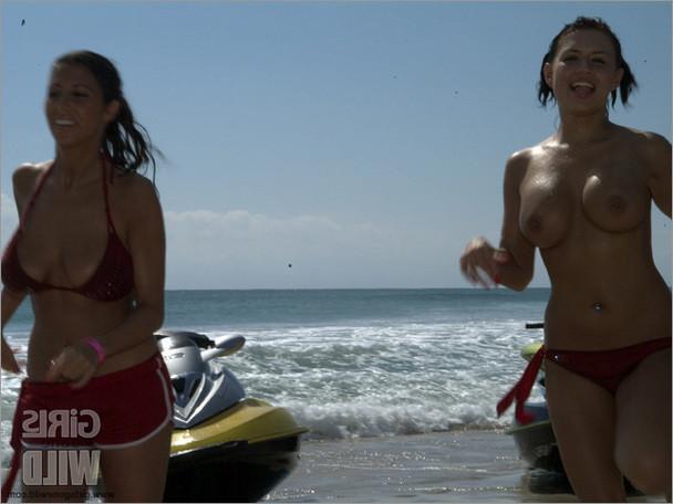 15P Spring break whores show off their titties