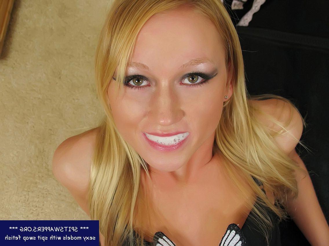 15P Crazy spit swapping blondes