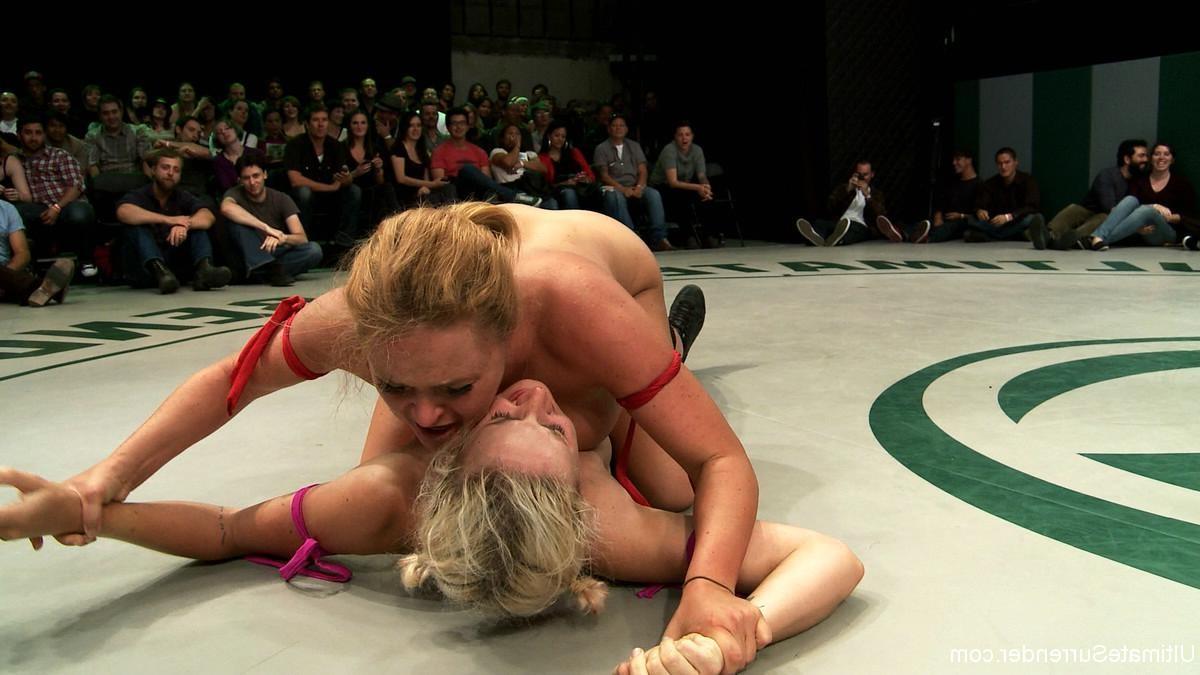 24P Real lesbian group wrestling fight in front of live audience