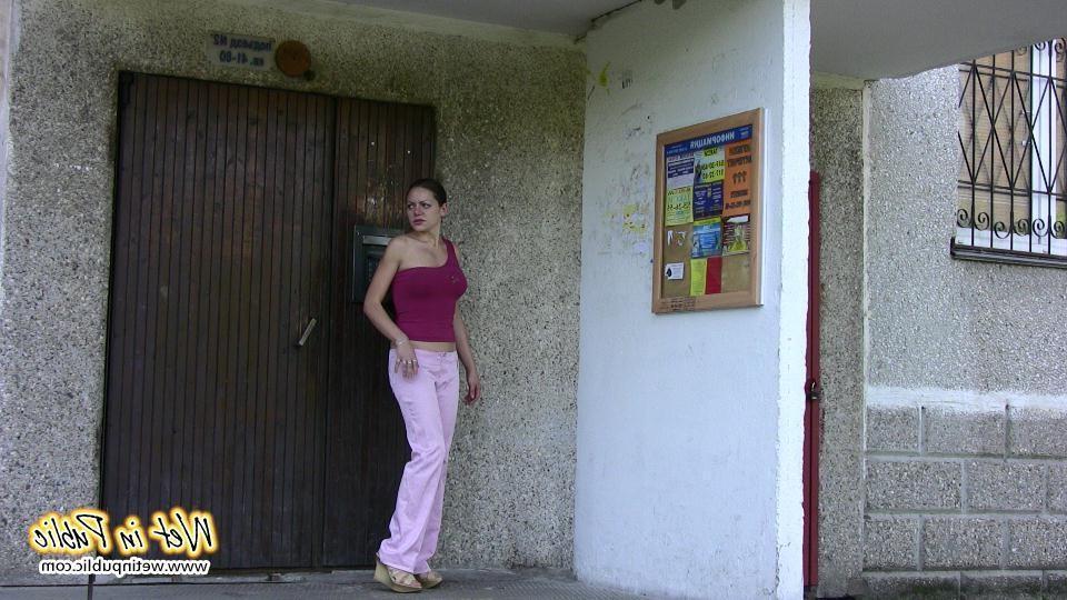 14P Amateur caught on tape squatted down and totally wetting her pants