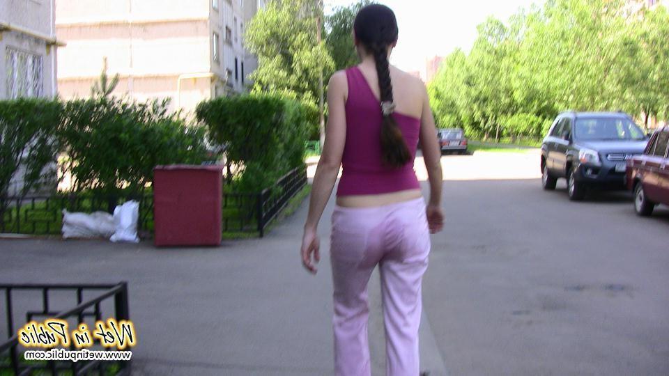 14P Amateur caught on tape squatted down and totally wetting her pants