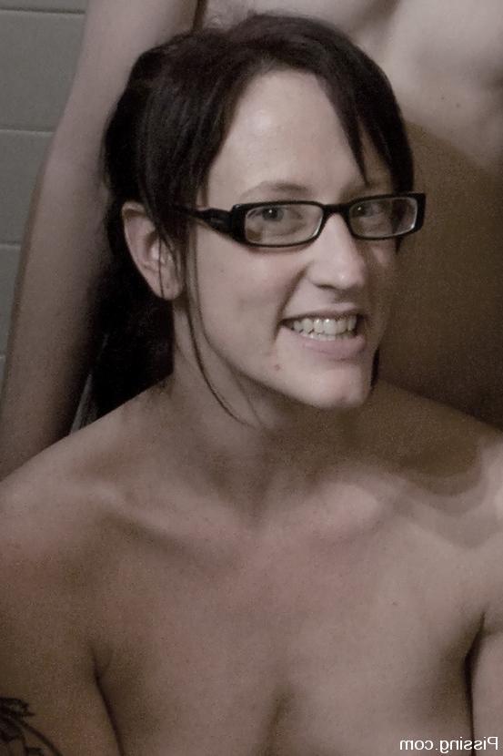 15P Stocking piss whore in gas mask gets dirty pee action