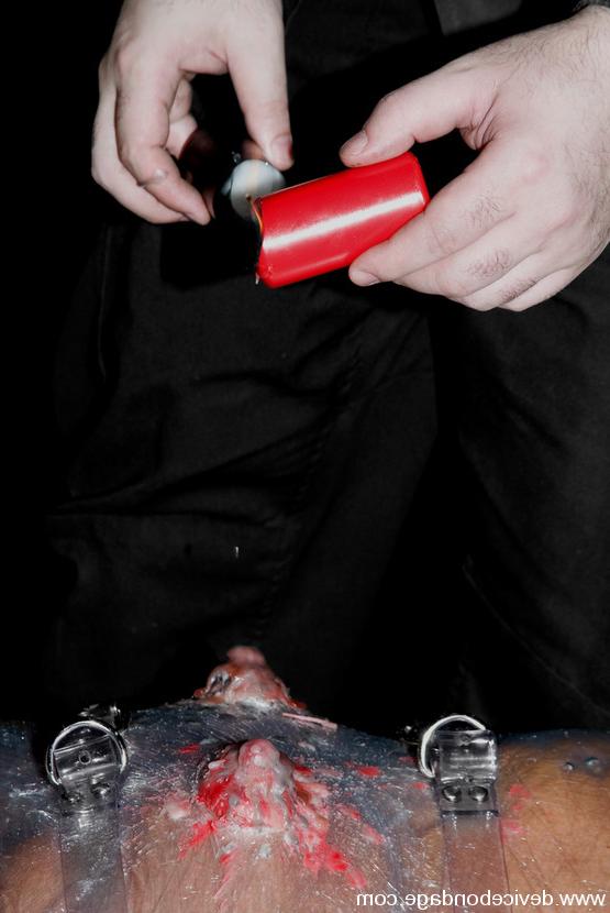 15P Blond Dia Zerva in tight rubber gas mask breathplay bondage