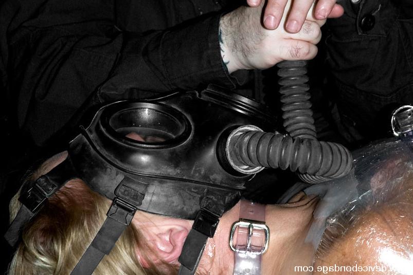 15P Blond Dia Zerva in tight rubber gas mask breathplay bondage