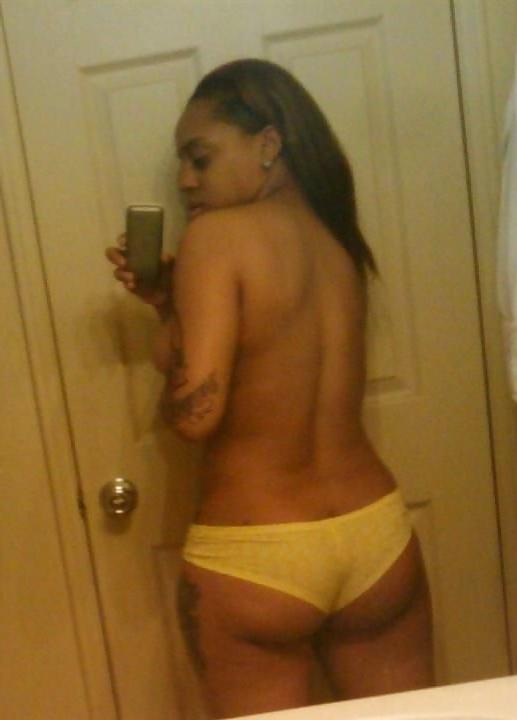 10P Lightskin Ebony Tatted Chick