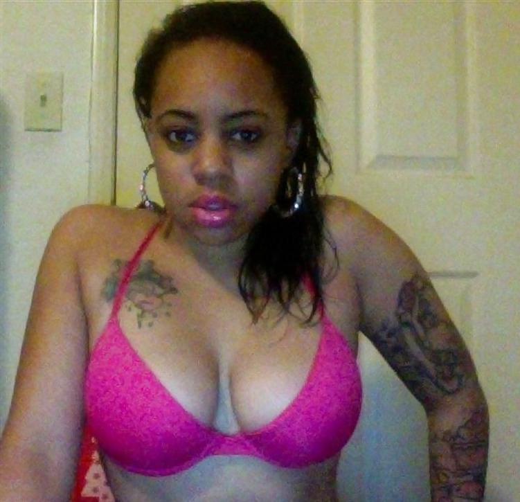 10P Lightskin Ebony Tatted Chick
