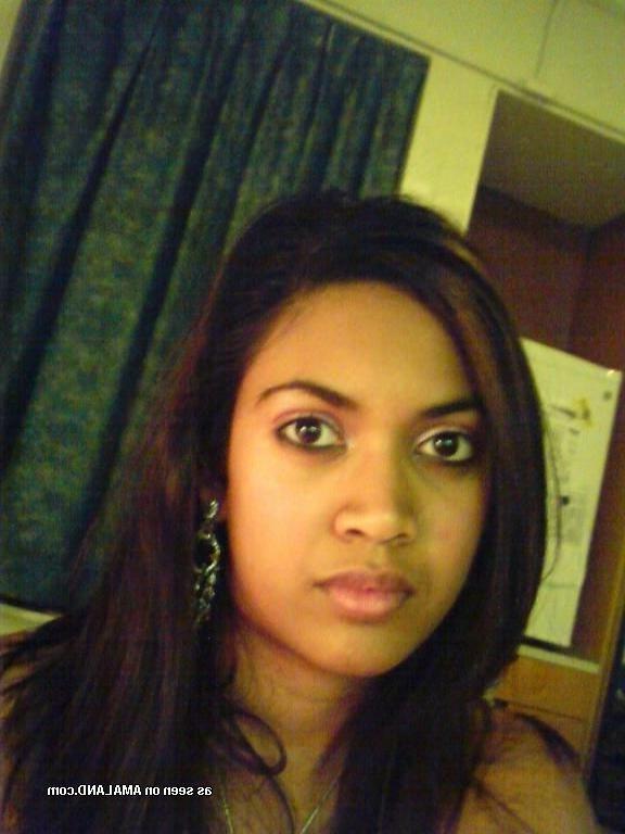 5P Steamy hot busty ebony amateur honey selfshooting