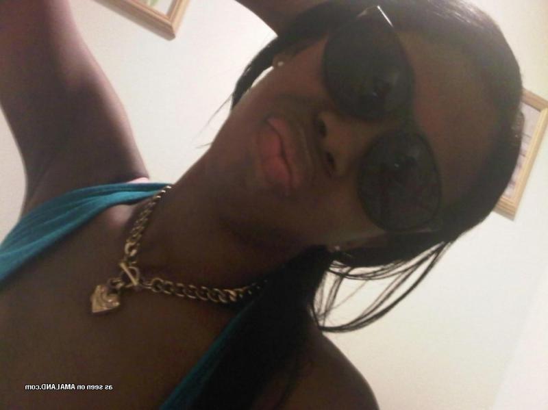 14P Ebony teen in non-nude self-shot pictures