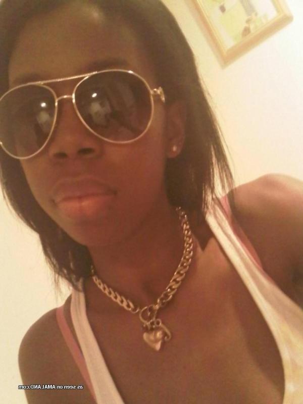 14P Ebony teen in non-nude self-shot pictures