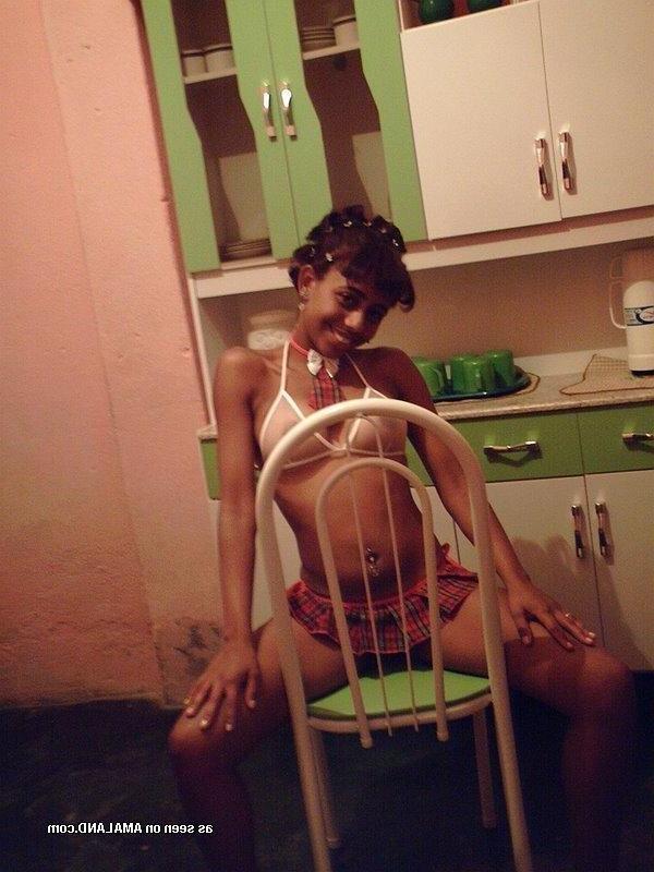 14P Sleazy amateur horny ebony teen in her skanky poses