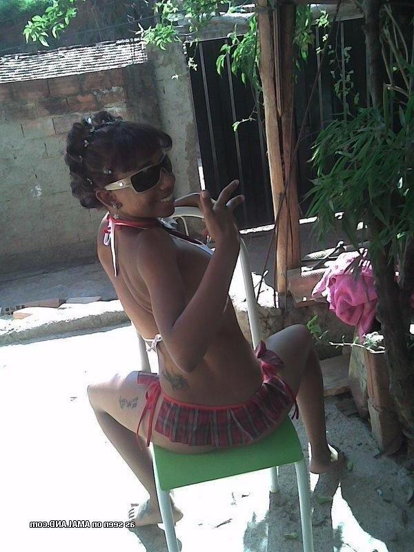 14P Sleazy amateur horny ebony teen in her skanky poses