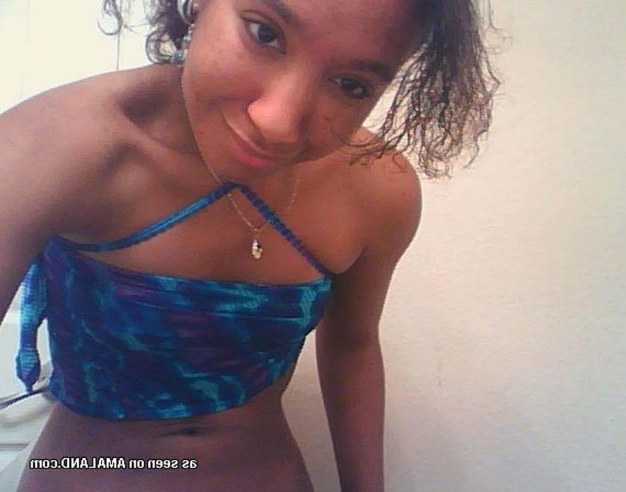12P Solo webcam babe with nice boobies