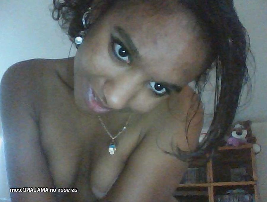 12P Solo webcam babe with nice boobies