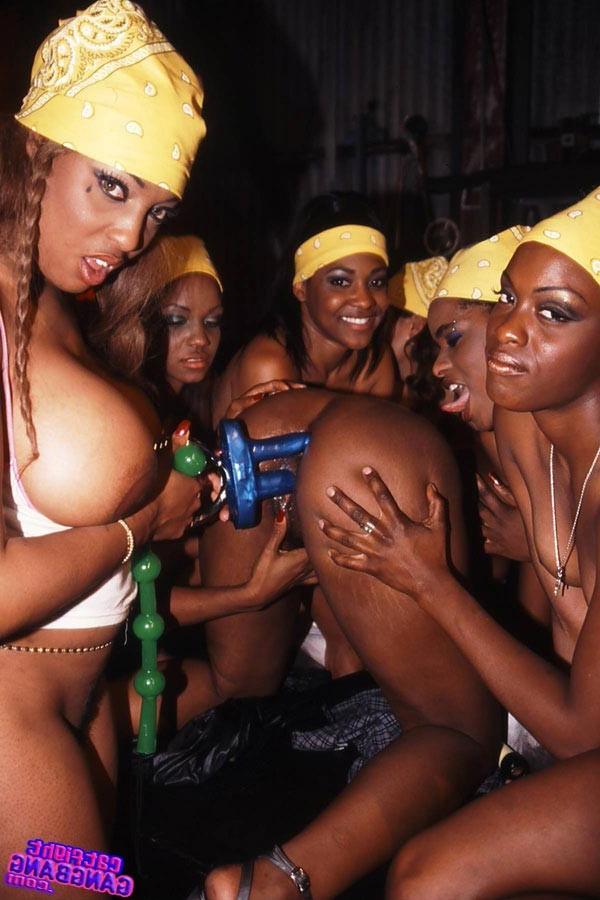 15P Ebony babe Cinnabunz gets fucked by a vicious lesbian gang