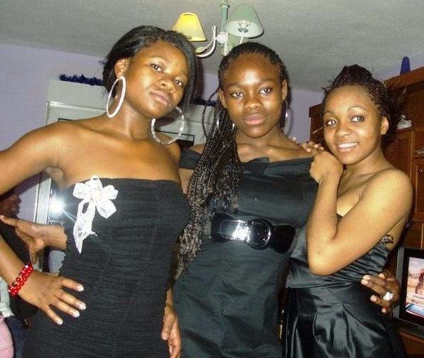 15P These ebony teen girlfriends posing and naked