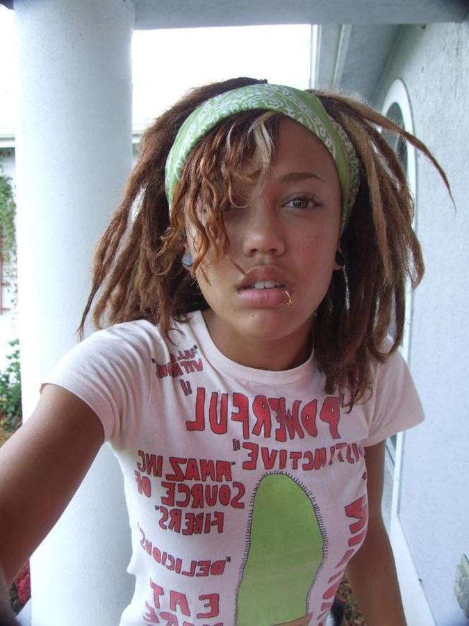 15P These ebony teen girlfriends posing and naked