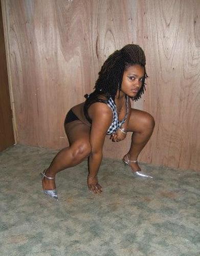 15P Ebony teen gfs posing for cell phone pics