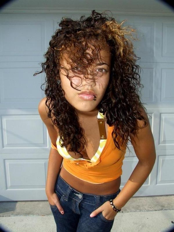 15P Ebony teen gfs posing for cell phone pics