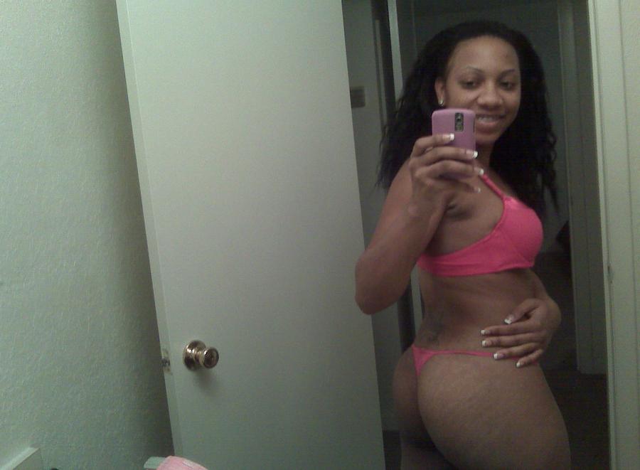 15P Ebony teen gfs posing for cell phone pics
