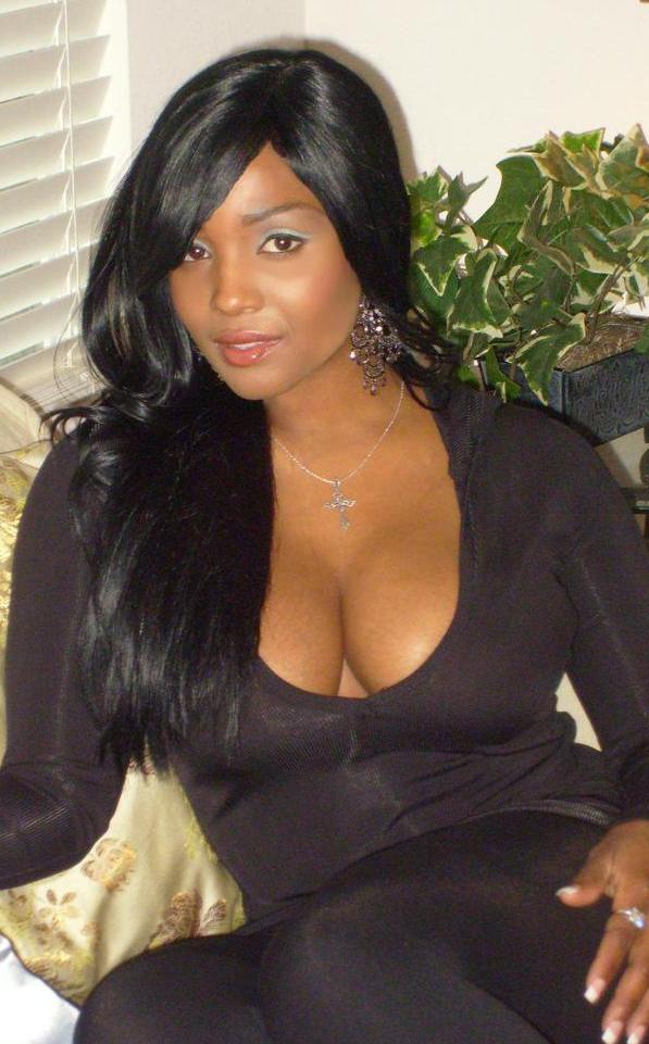 15P Ebony teen gfs posing for cell phone pics