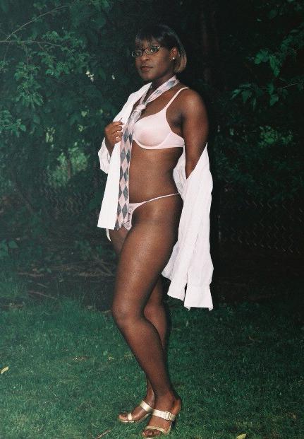 15P Ebony teen gfs posing for cell phone pics