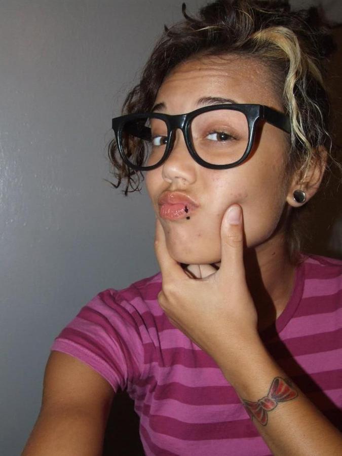 15P Ebony teen gfs posing for cell phone pics
