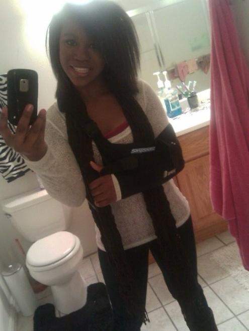 15P Ebony teen gfs posing for cell phone pics