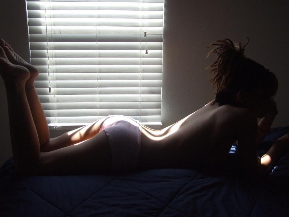 15P Ebony teen gfs posing for cell phone pics