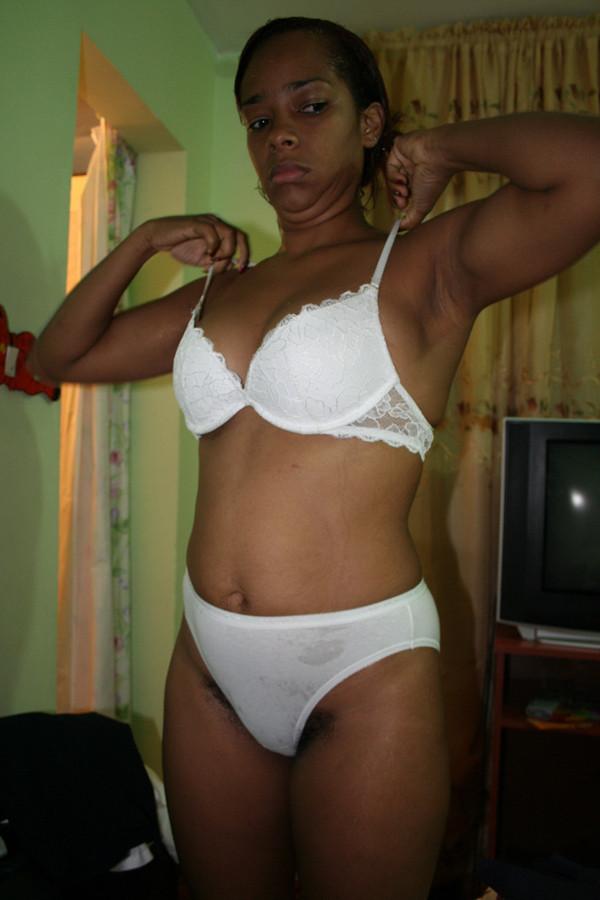 15P Ebony teen gfs posing for cell phone pics