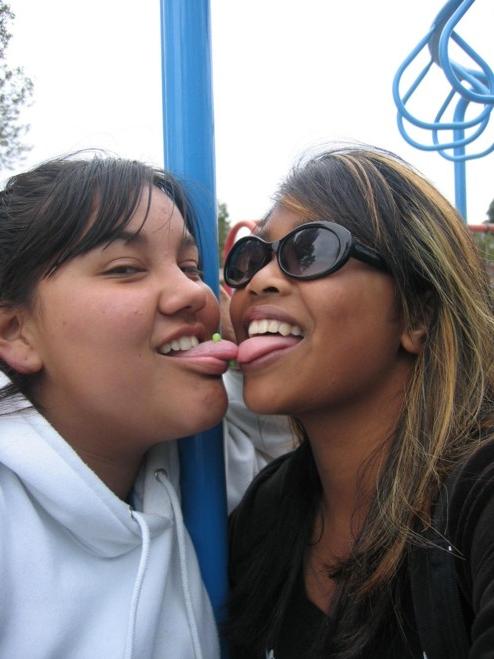 15P Ebony teen gfs posing for cell phone pics
