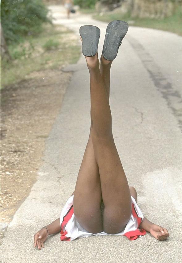 15P Hot amateur ebony beauty outdoors