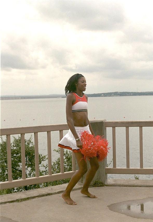 15P Hot amateur ebony beauty outdoors