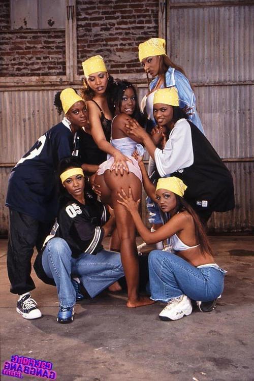 16P Horny ebony lesbian babes  masturbating