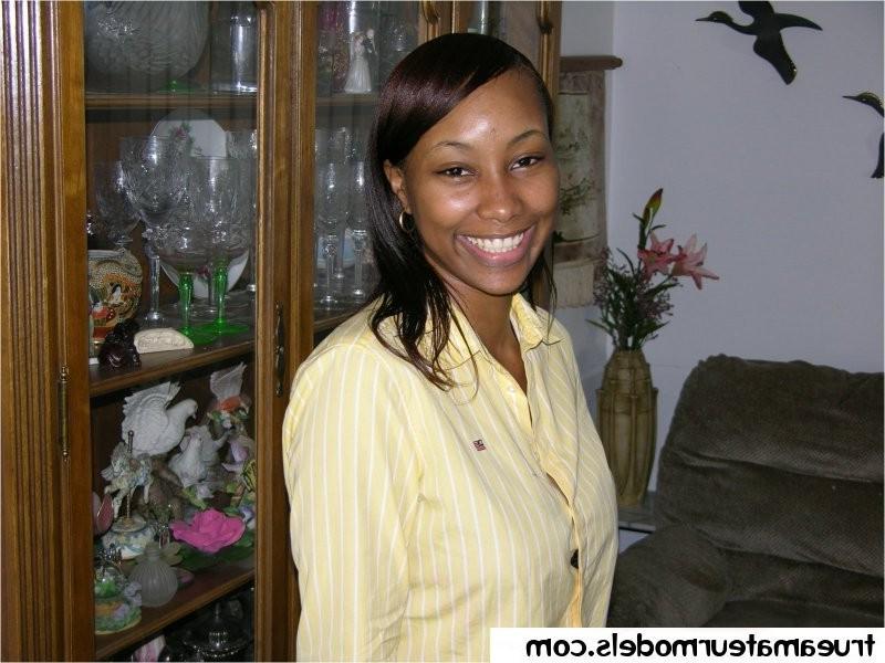 15P hot ebony amateur exposing her tight pink pussy