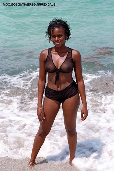 16P Nice perky  tits on black college amateur