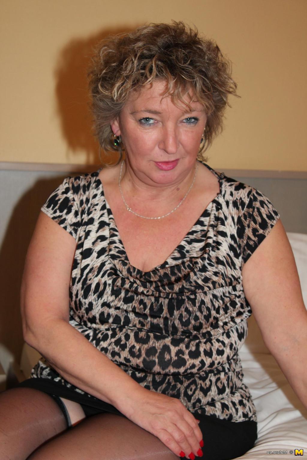 15P This German housewife gets very frisky