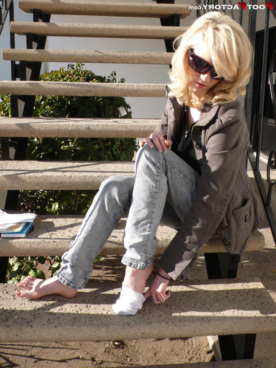 12P Blondes dirty socks