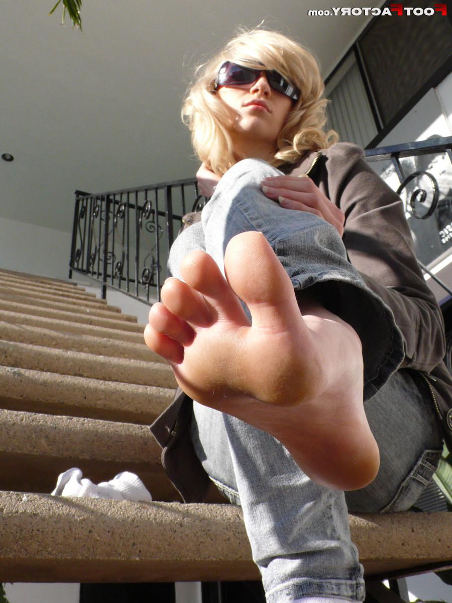 12P Blondes dirty socks