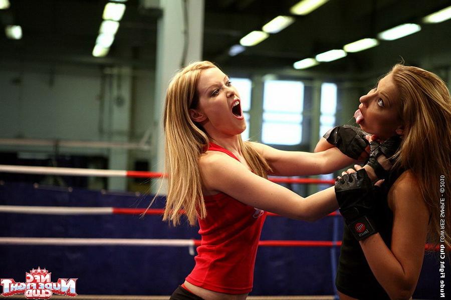 16P Sophie Moone lesbian blonde in bitches catfight with Cindy Hope