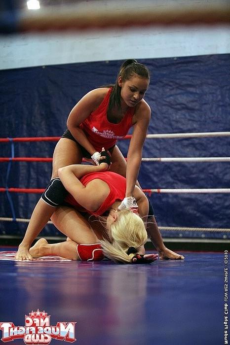 16P Brandy Smile blonde lesbian dominant in catfight