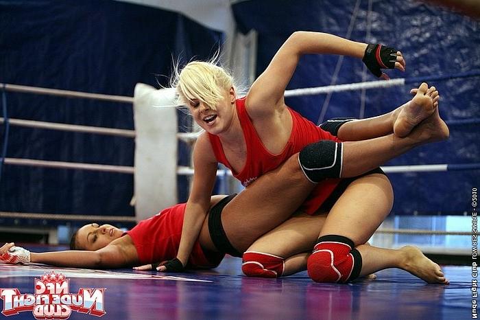 16P Brandy Smile blonde lesbian dominant in catfight
