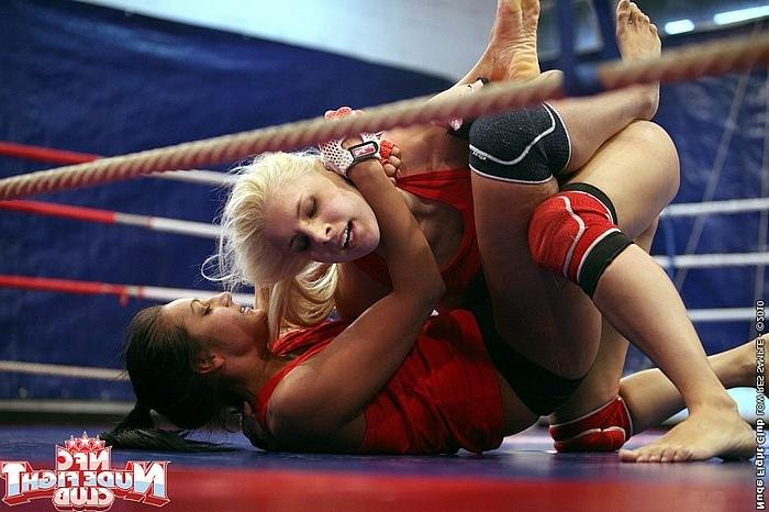 16P Brandy Smile blonde lesbian dominant in catfight