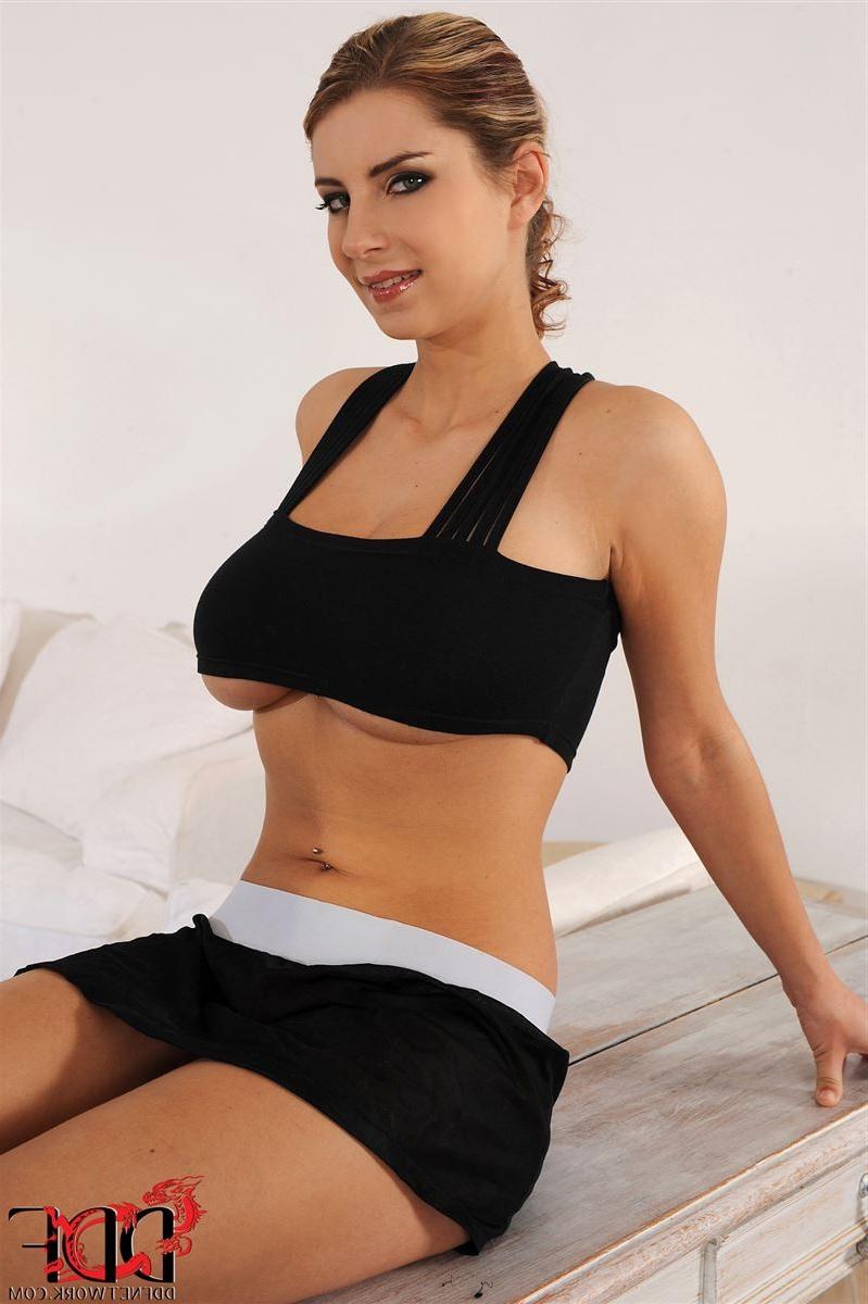 16P Katerina Hartlova shows off her big tits in workout clothes