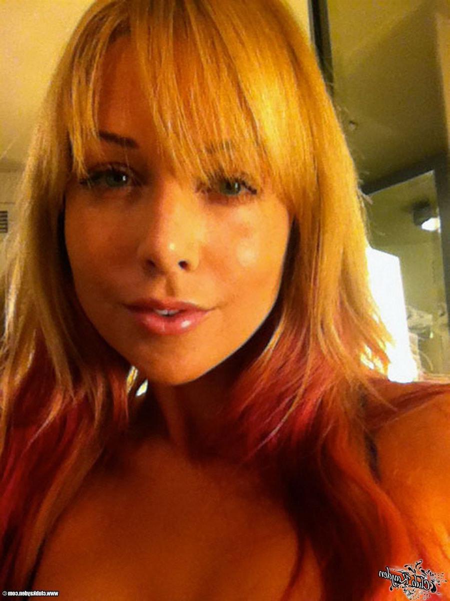 18P Kayden Kross takes naughty pictures with her cell phone