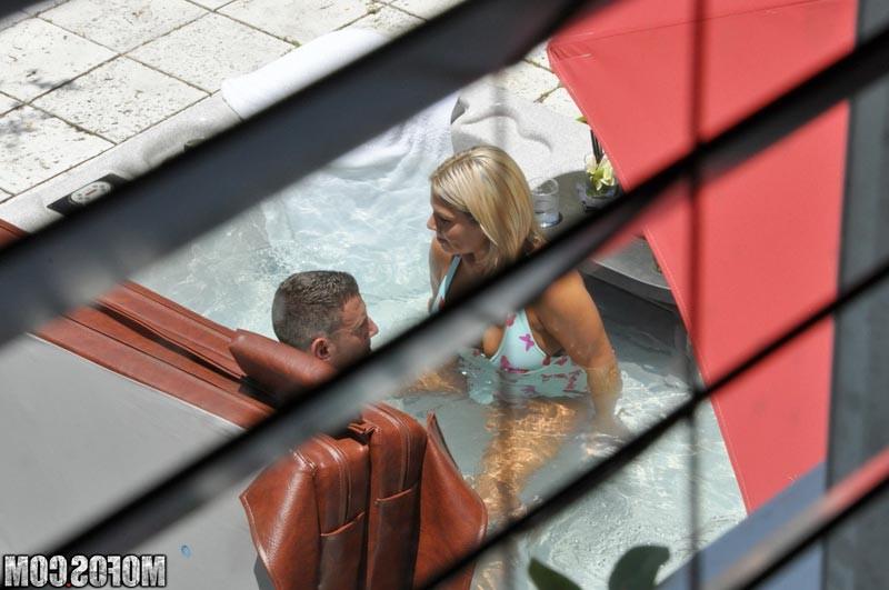 17P Couple fucking hard sex in public while a voyeur watch