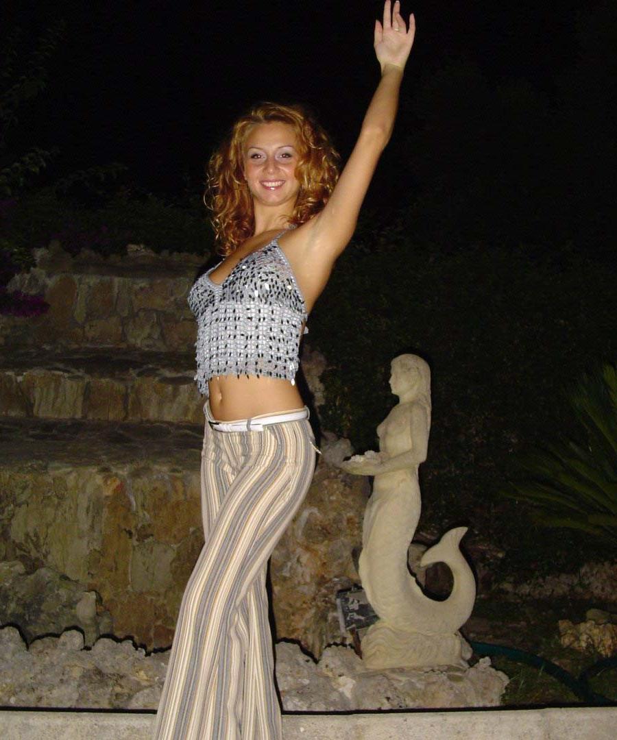 16P Sexy Girlfriend With a Killer Body 