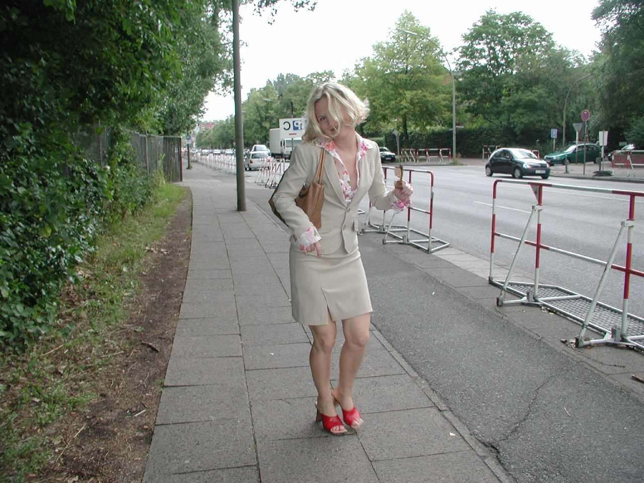 12P Blonde amateur wife naked outdoor