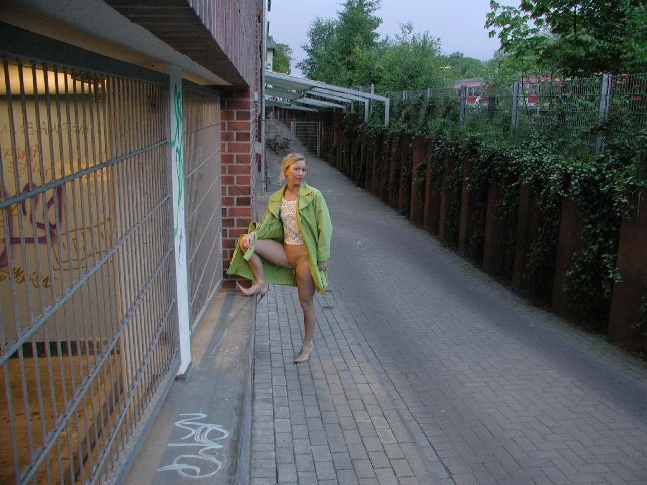 12P Blonde amateur wife naked outdoor