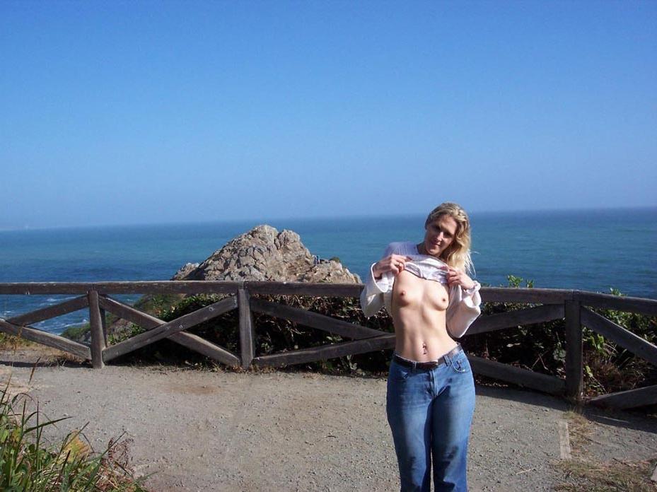 20P Blonde amateur wife exhib on holidays